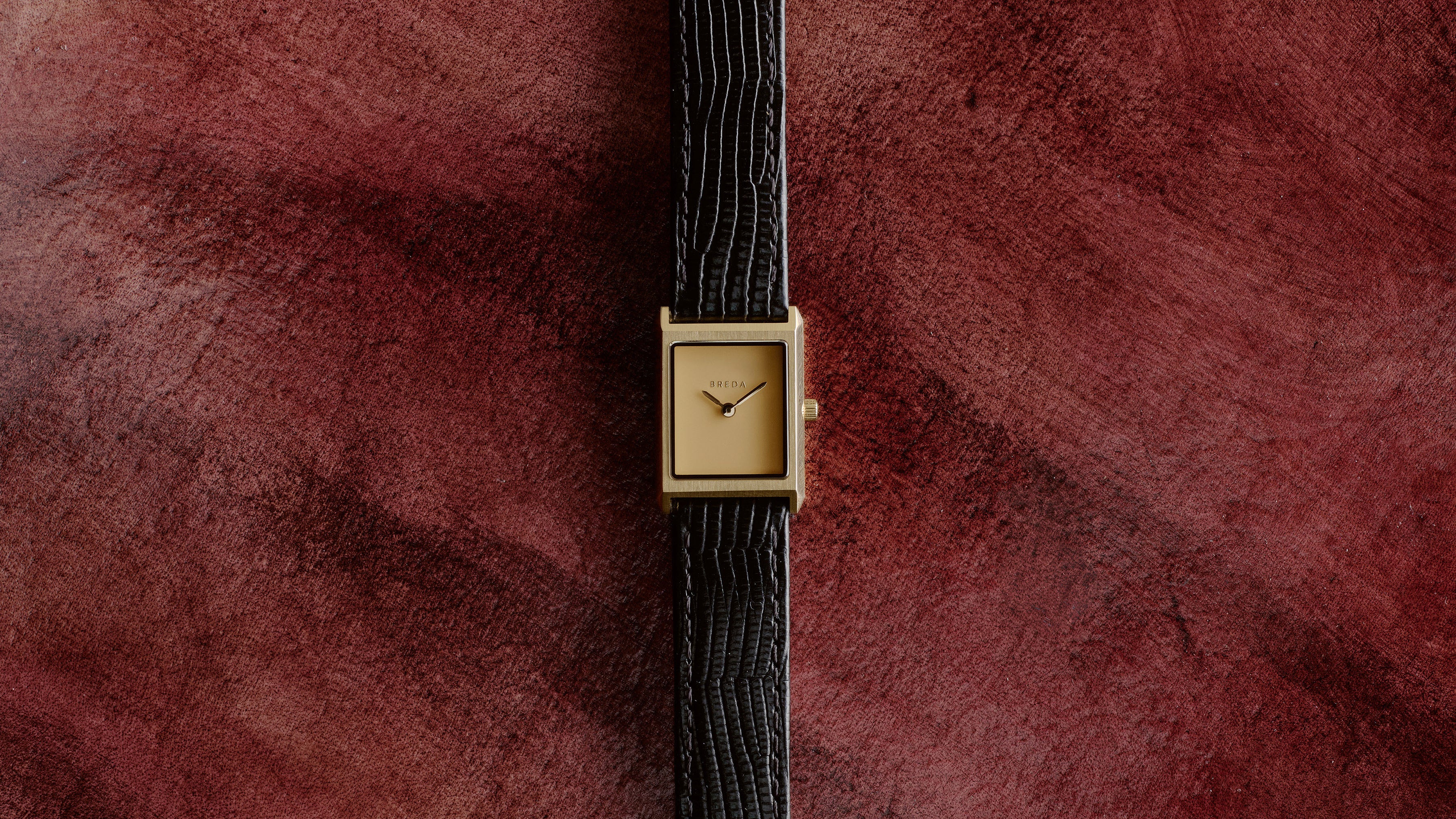 Artistic Timepieces for Modern Living